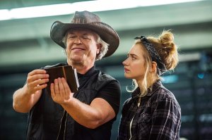 Roadies_Pilot101_3696.R